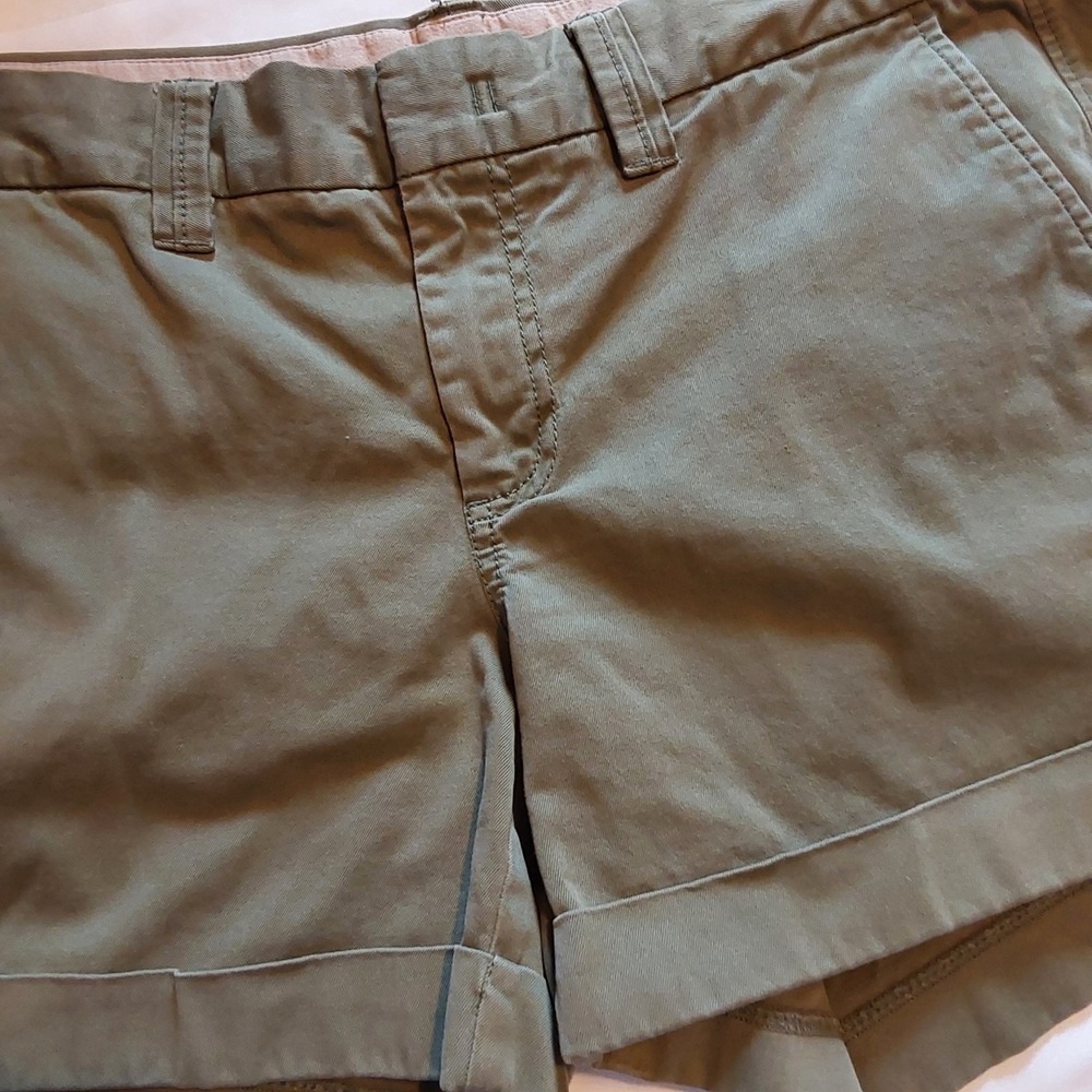 Banana‎ Republic Shorts Women's Size 12 Green Stretch Cotton Modern Flat Front